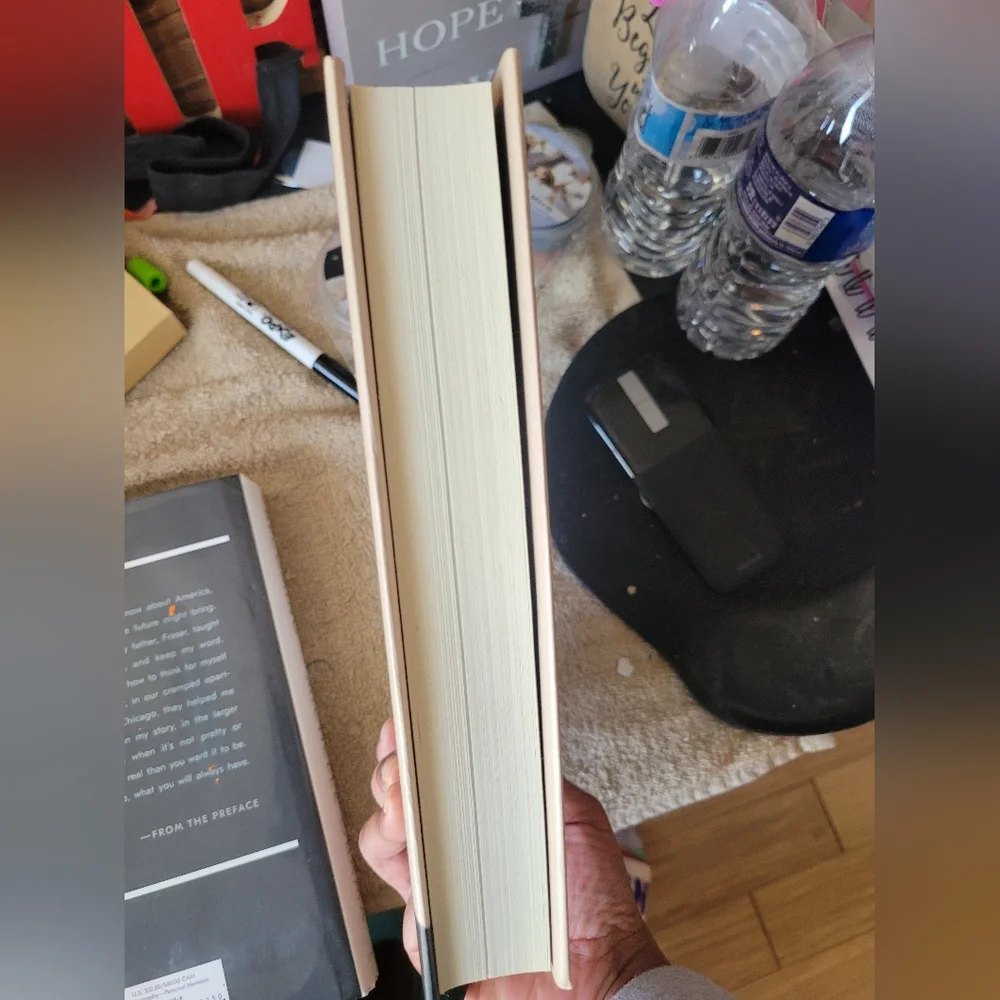 Books - Picture 4 of 8